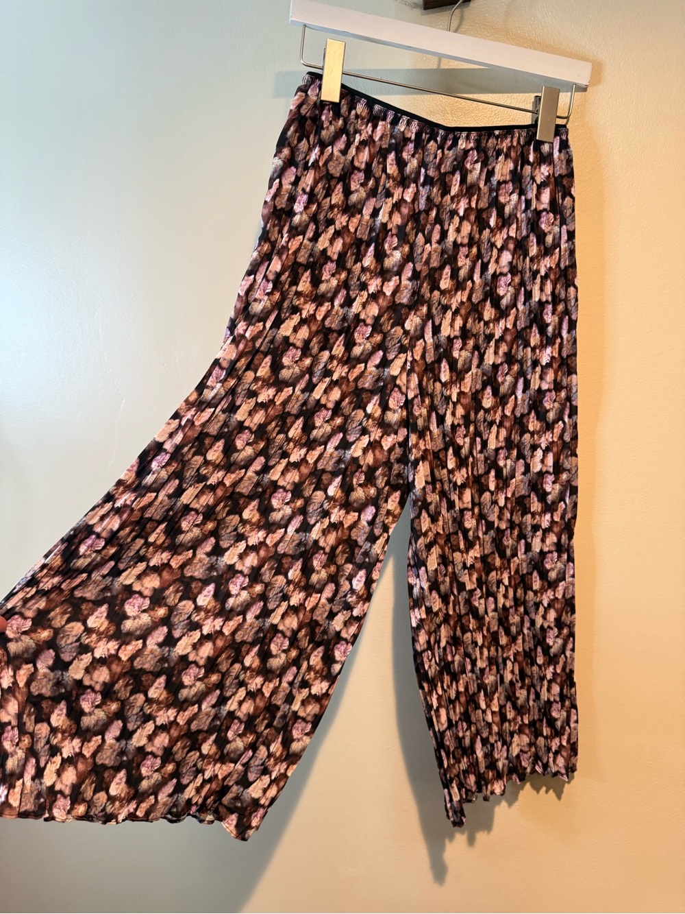 Vince Micro Painted Floral Pleated Culottes Pants - Picture 6 of 11